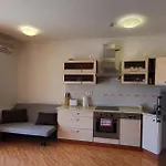 Bazsi Golden Апартаменты *