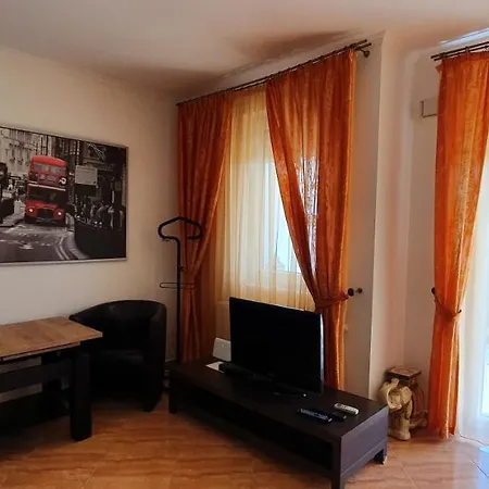 Bazsi Golden Apartment *