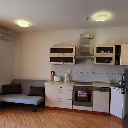 Bazsi Golden Apartament *