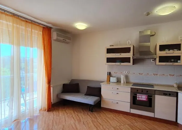 Apartament Bazsi Golden *